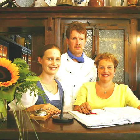 Am Selteltor Otel Wiesensteig